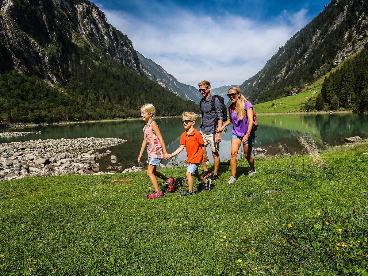 familie urlaub wandern naturzeit