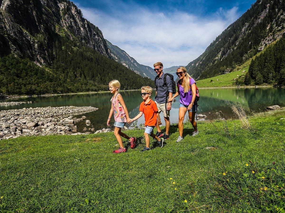 familie urlaub wandern naturzeit